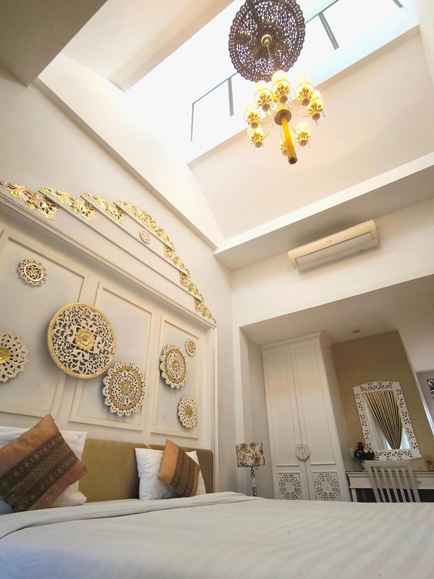 Ratchiangsaen Flora House Hotel Csiangmaj Kültér fotó