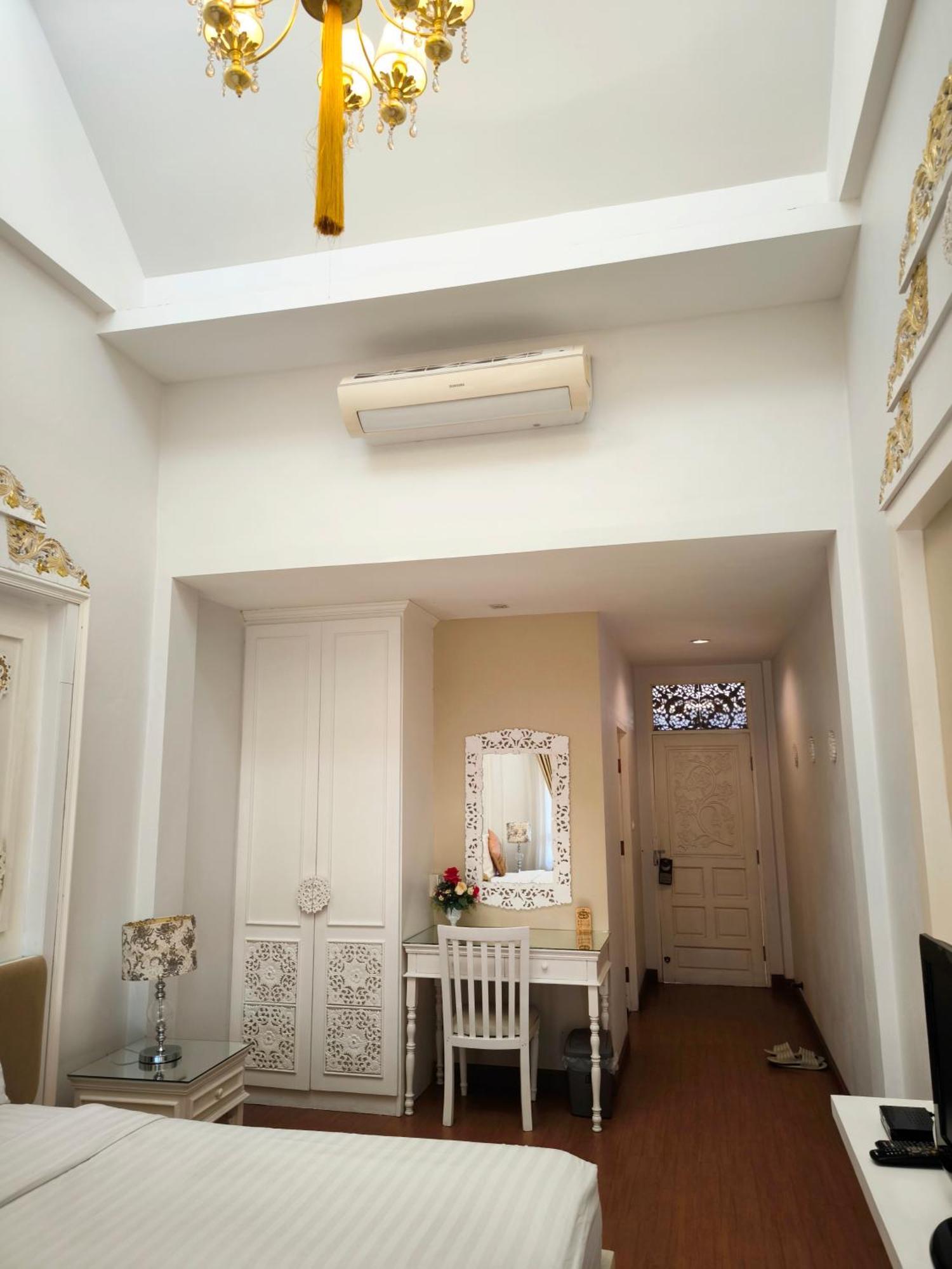 Ratchiangsaen Flora House Hotel Csiangmaj Kültér fotó