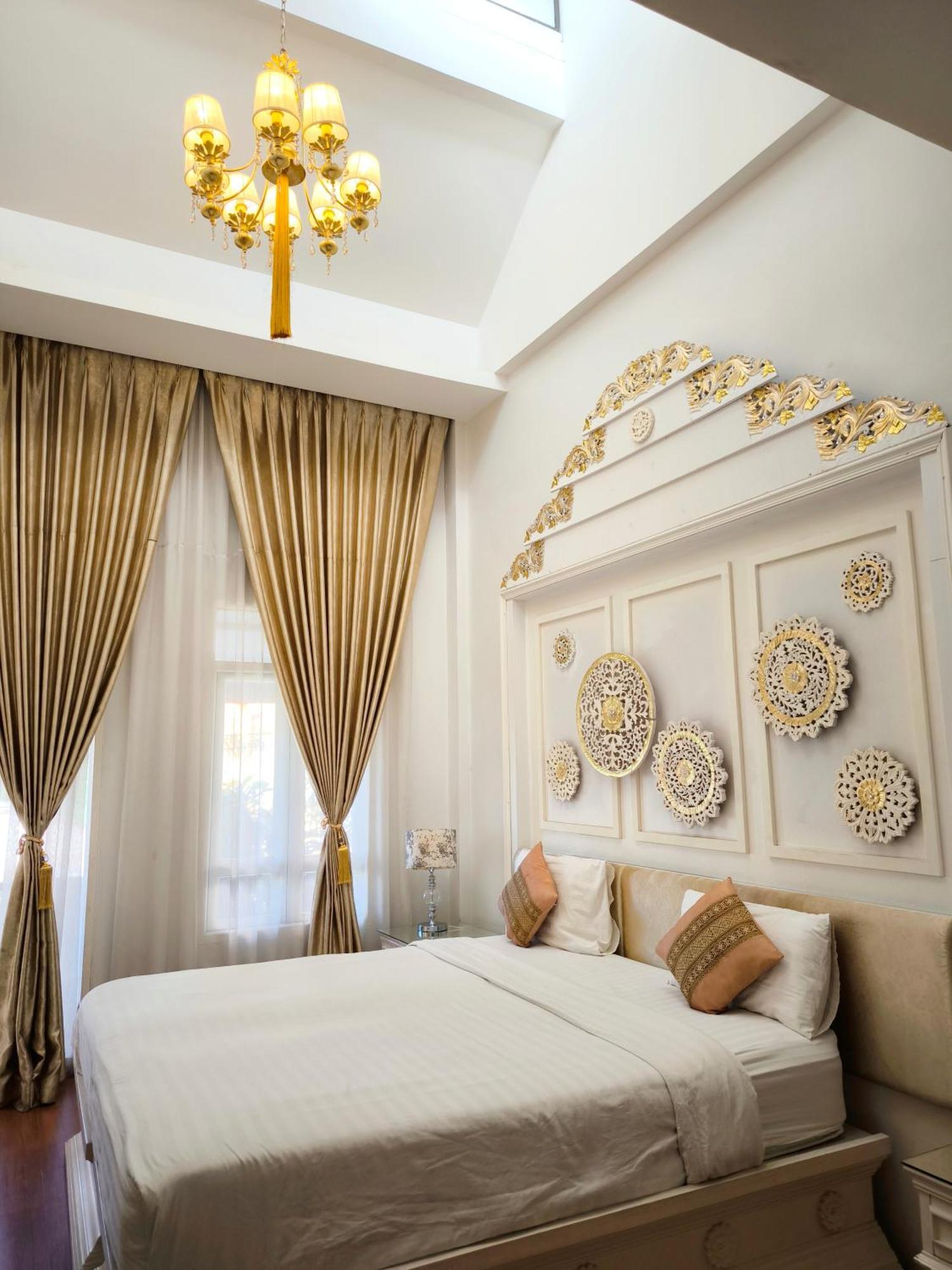Ratchiangsaen Flora House Hotel Csiangmaj Kültér fotó