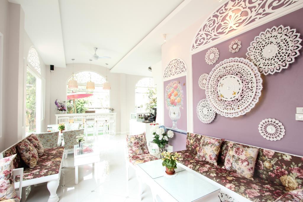 Ratchiangsaen Flora House Hotel Csiangmaj Kültér fotó