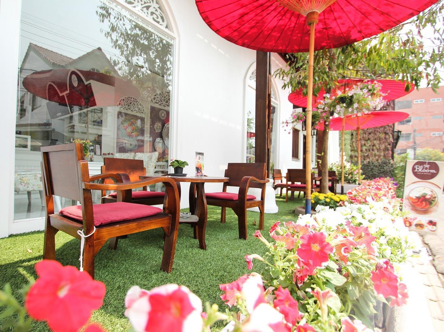 Ratchiangsaen Flora House Hotel Csiangmaj Kültér fotó